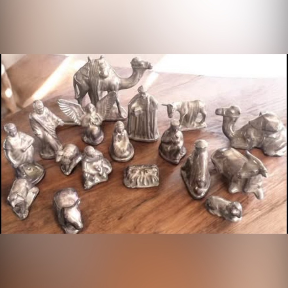Vintage Iridescent Pearl 17 Piece Nativity Set - Firm